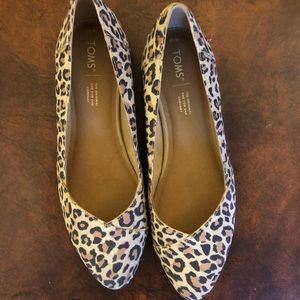 Tom’s Leopard Print Ballet Flats pointed toe